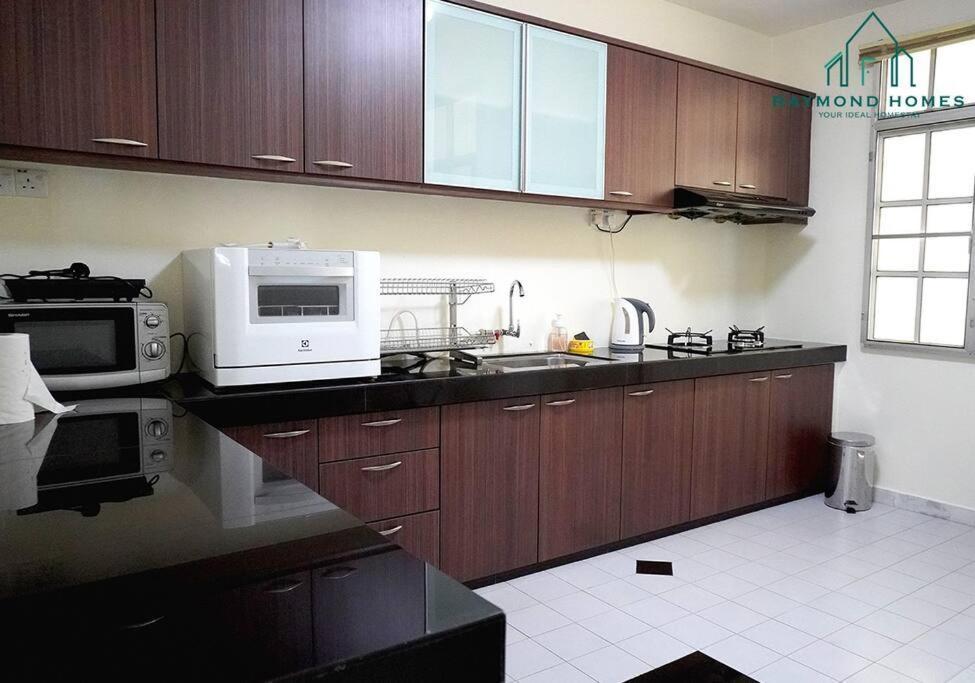 Appartement 99 Kelawei à George Town Extérieur photo